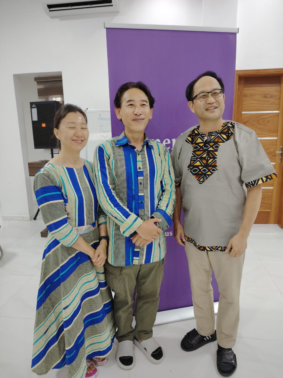 Enseignants en tenue traditionnelle