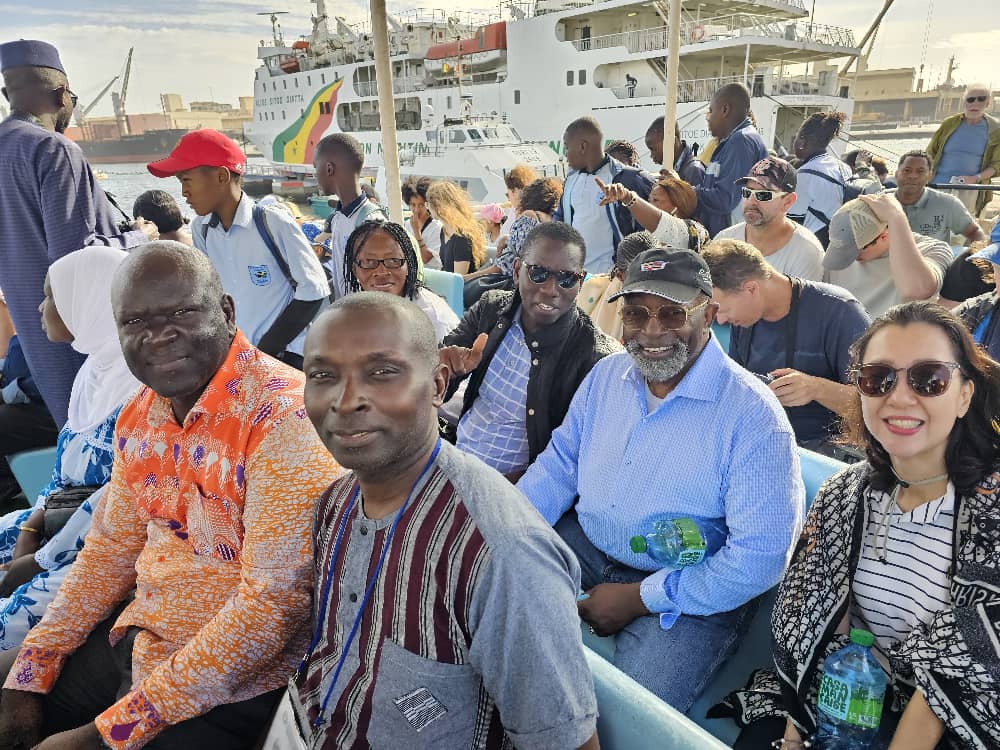 Sortie en bateau de la communauté ITA au port de Dakar